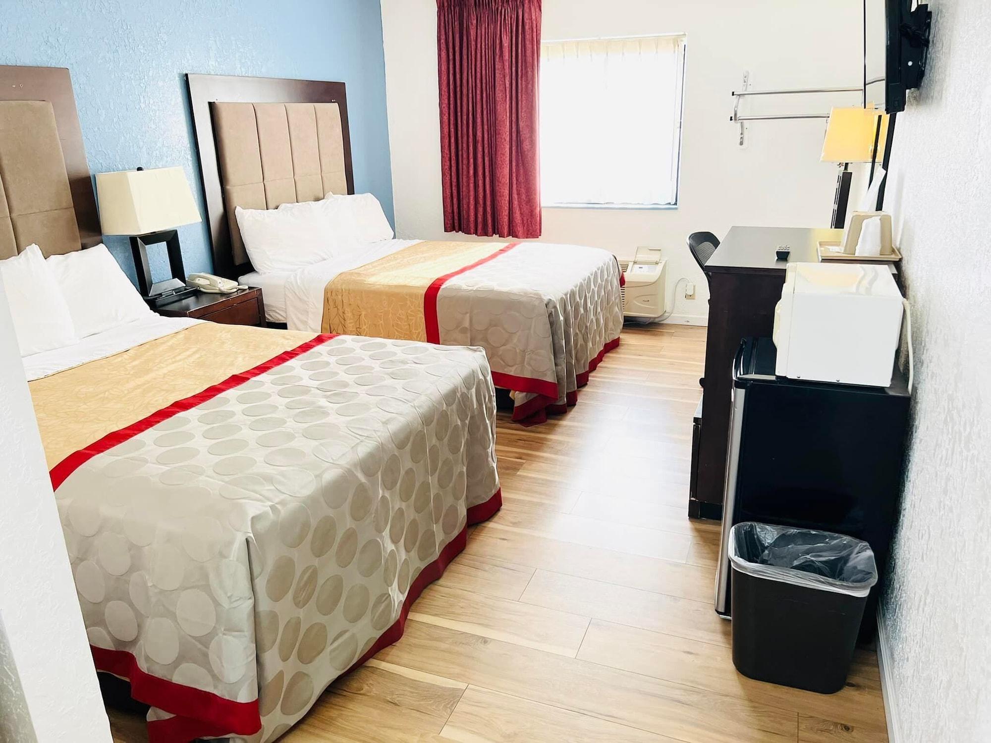 Super 8 By Wyndham Fort Scott ภายนอก รูปภาพ